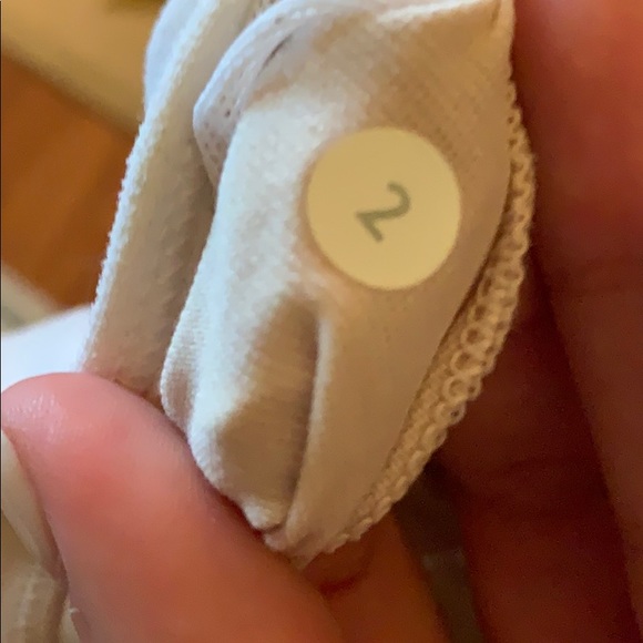 LuLulemon white workout tank. Pads removed. - Picture 3 of 3